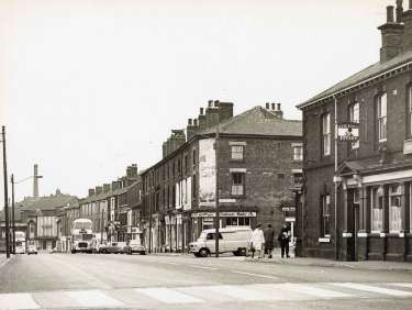 The Red Lion public house (right), No. 653 London Road at junction with Thirlwell Road