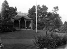 View: s00622 Shelter in Botanical Gardens 