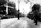 View: u01226 South Street, Moor, at Moorhead, crowds waiting for the arrival of King Edward VII and Queen Alexandra. Shops include, Nos. 2 - 12 George Binns, tailors, No. 7 John Nichol, draper