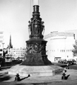 View: y02954 Barkers Pool War Memorial looking towards Town Hall Square