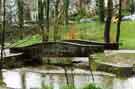 View: t11052 Footbridge in Endcliffe Park showing (top) Rustlings Road